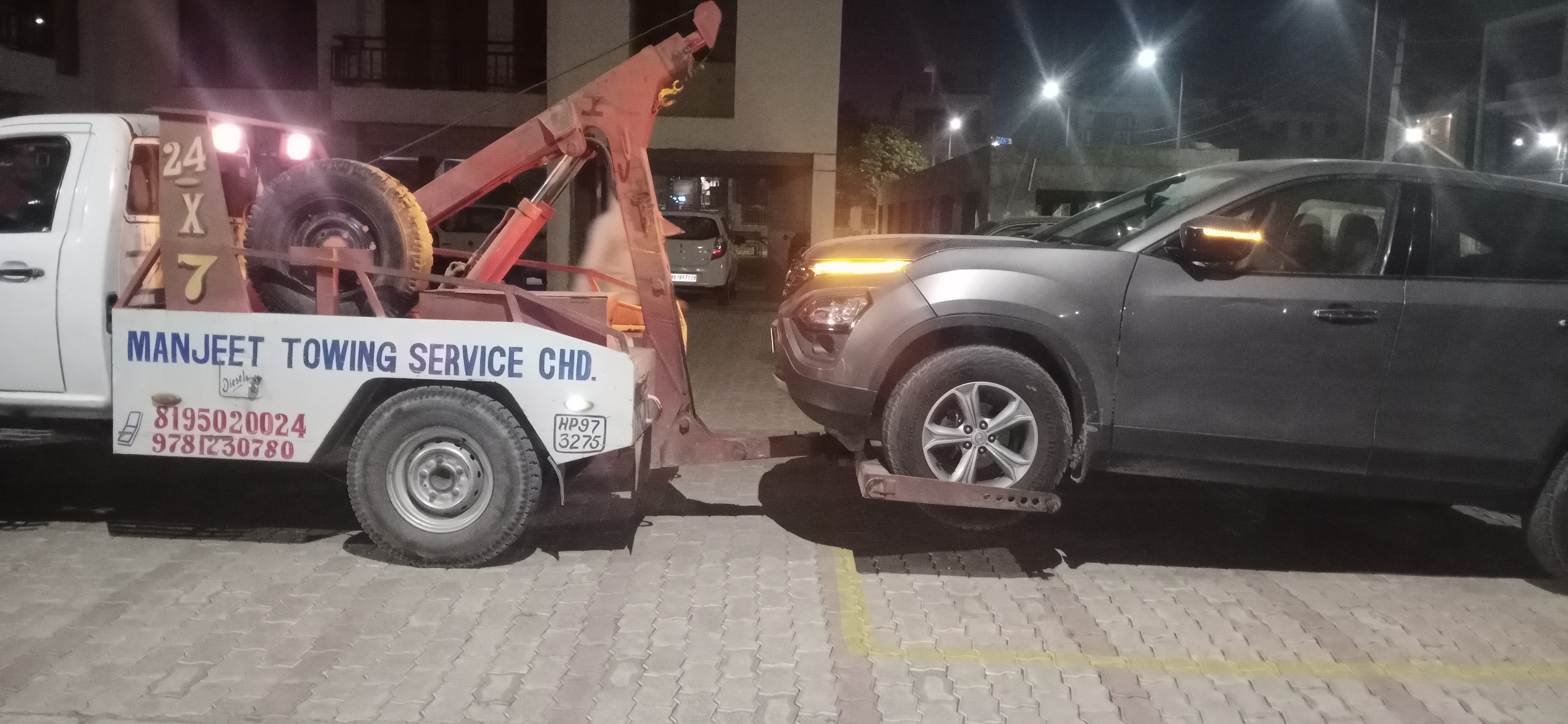 Car Towing Service In Una  | Manjeet Towing Services | Best Car Towing Service In Una, Towing Service In Una, Car Breakdown Service In Una, Towing Service near me, Flatbed Towing Service In Una  - GL91055